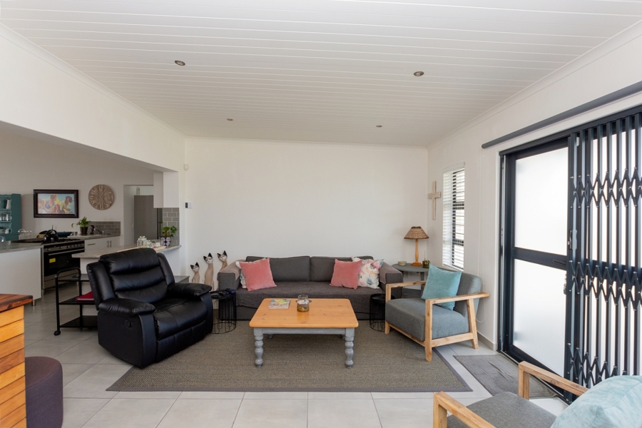 3 Bedroom Property for Sale in Britannia Bay Western Cape